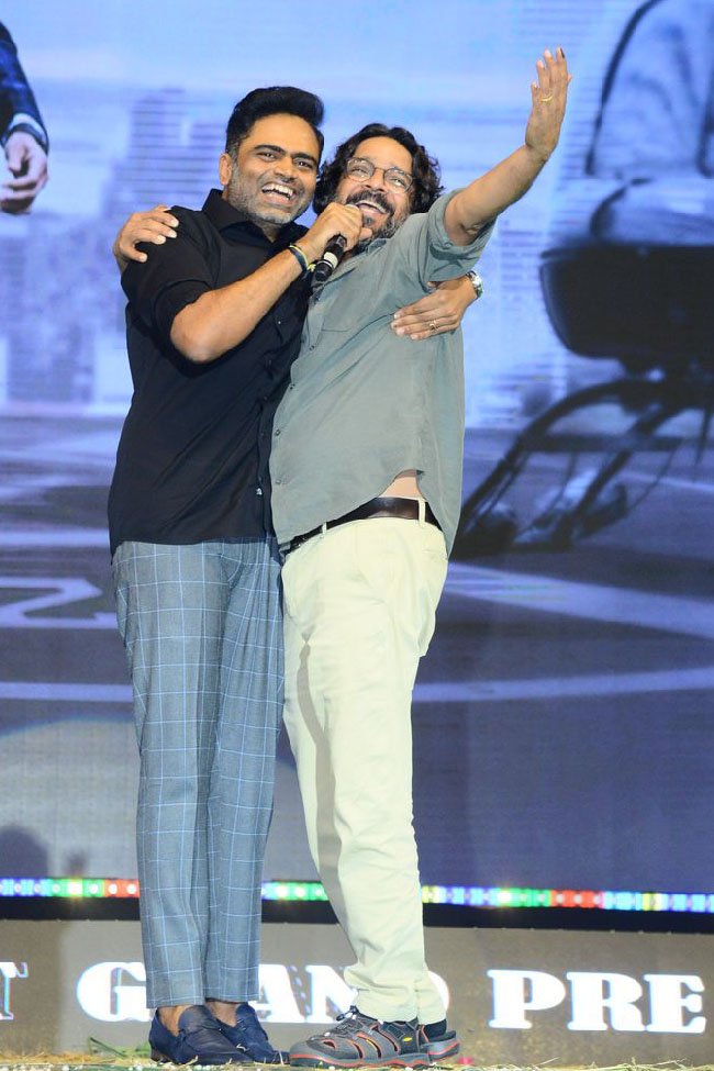 Maharshi-Movie-Pre-Release-Event